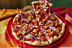 achari paneer pizza